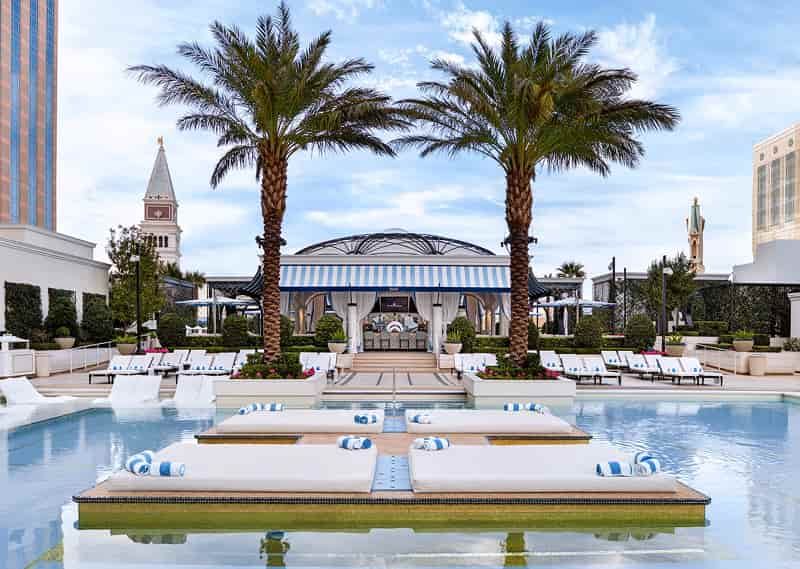 Unwritten Rules Every First-Time Las Vegas Visitor Should Know
